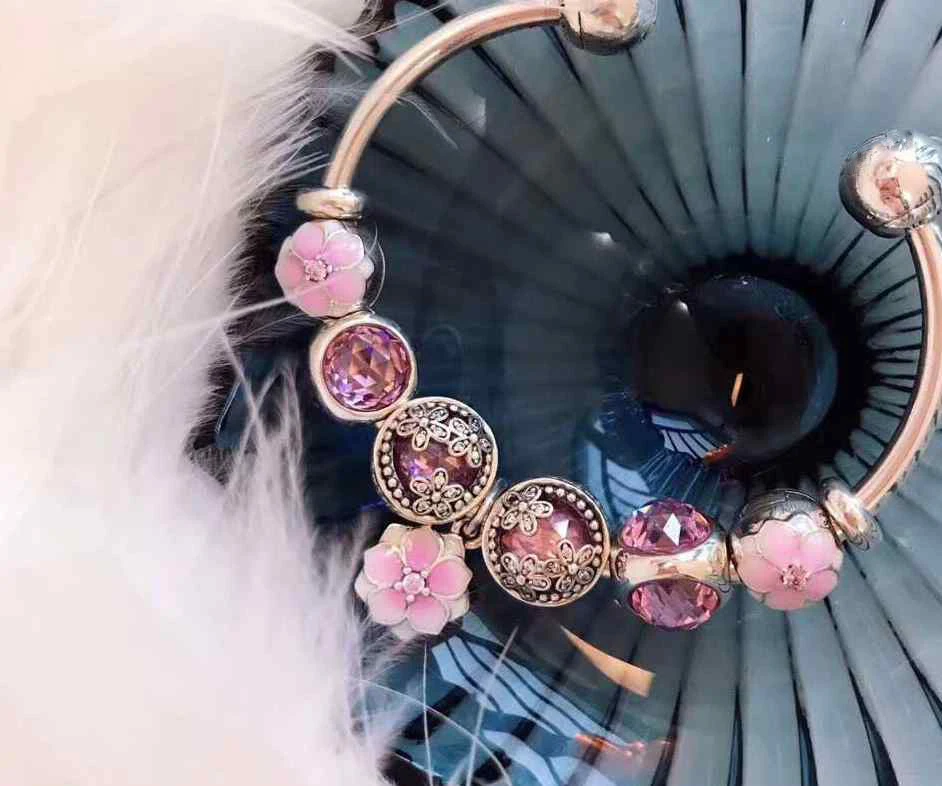 

Kaliyah Shop High Quality 1:1 100% 925 Pure Silver Powder Is The First Choice Of Diamond Studded Small Flower Open Bracelet Free