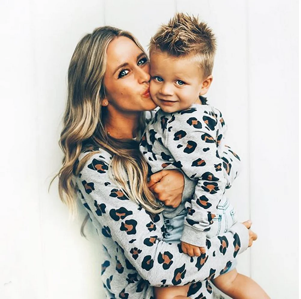 Family Matching Outfits mommy and me clothes Fashion Leopard Hoodies women Kids boy girls Sweatshirt hoody top family clothing