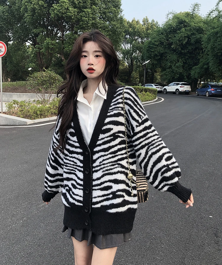 

Winter thick warm zebra pattern knitted cardigan sweater