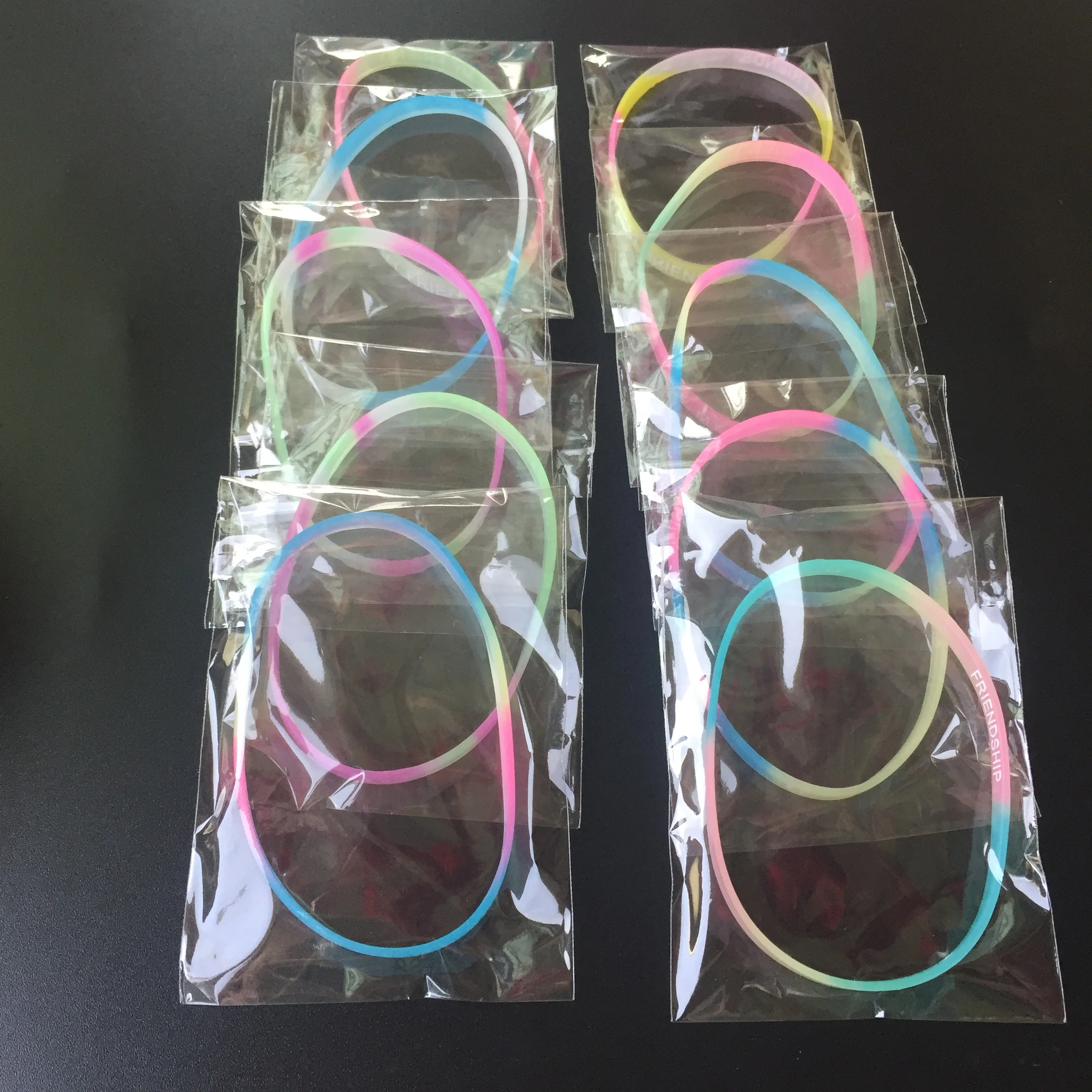 30PC Colorful Charm Silicone Bracelets Wedding Gifts Guests Treat Kids Birthday Party Favors Goodie Bags Wrist Decorate Supplies Silicone Bracelets