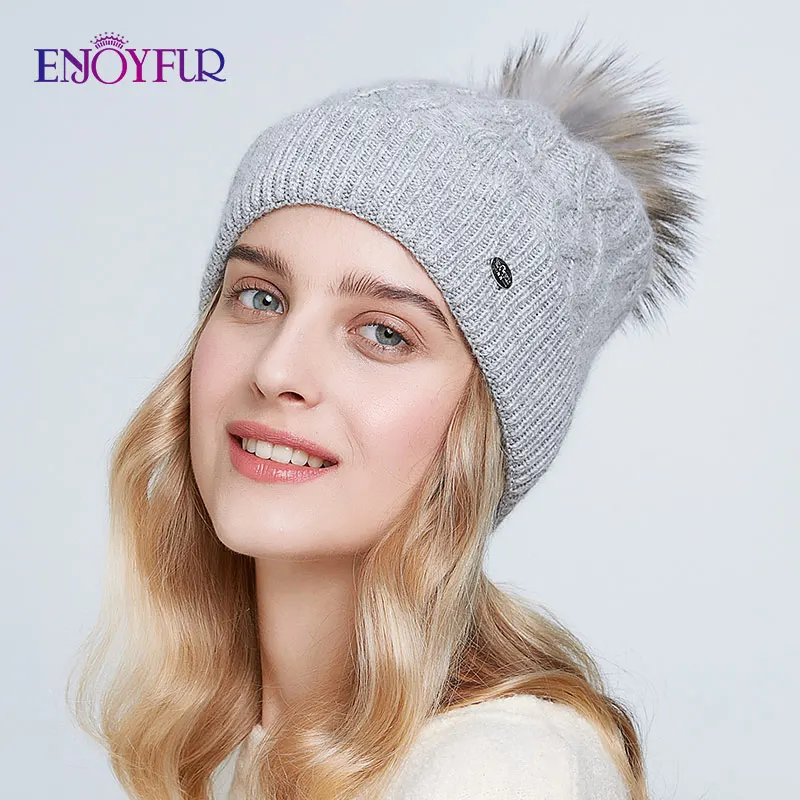 ENJOYFUR женская шапка с настоящим помпон из меха енота женские шапки для девочек вязаные теплые осенние вязаные шапки модные бейсболки