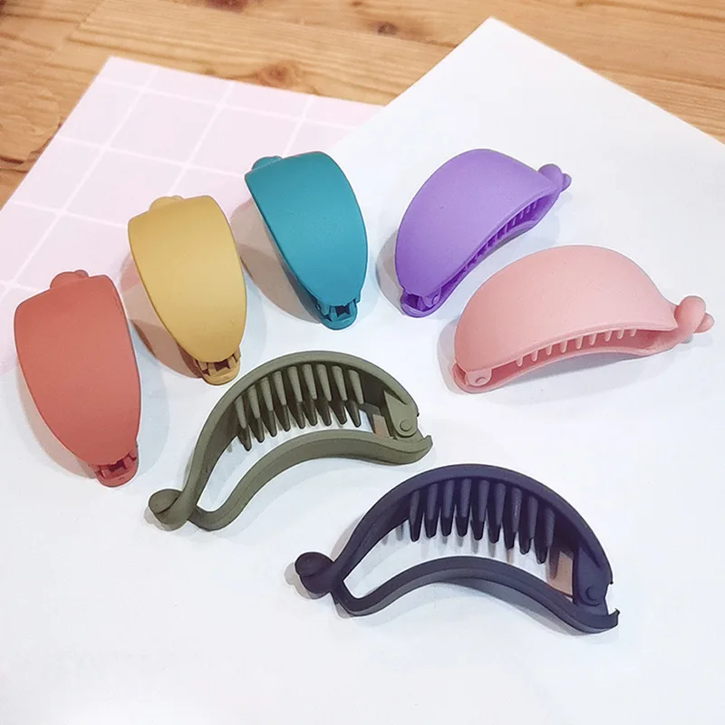 

Korean Frosted Hair Claws All-Match Curve Solid Color Headwear Women Girls Cute Ponytail Holder Banana Shape Clamps Accessories