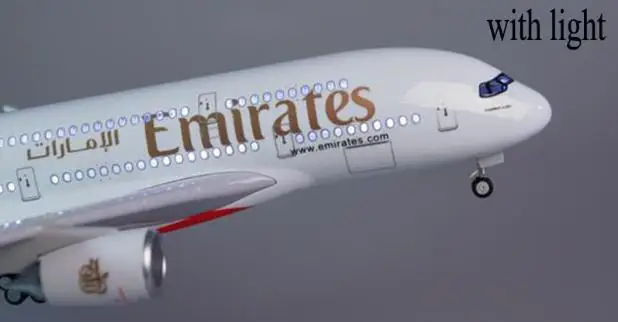 1: 160 масштаб Airbus A380 Эмирейтс авиакомпания модель аэроплана самолет модель с светильник колесо литье под давлением пластиковая Смола самолет игрушка 45 см - Цвет: Черный