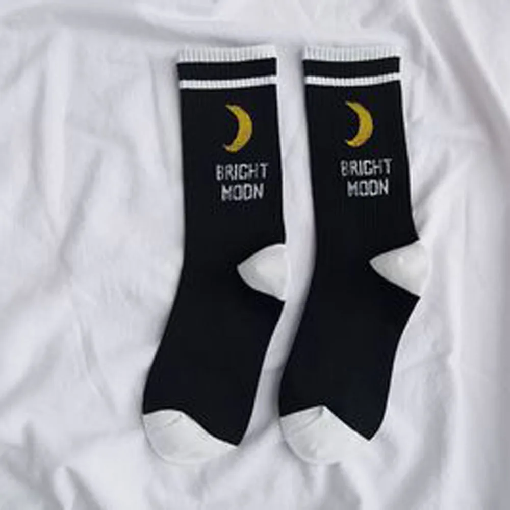 Модные длинные носки с надписью «Moon», Эластичные Спортивные Повседневные носки в полоску для женщин и мужчин в стиле хип-хоп, Harajuku, пара носков - Цвет: Черный