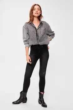 

Trendyol Black Yıpratmalı Normal Waist Skinny Jeans TWOAW20JE0228