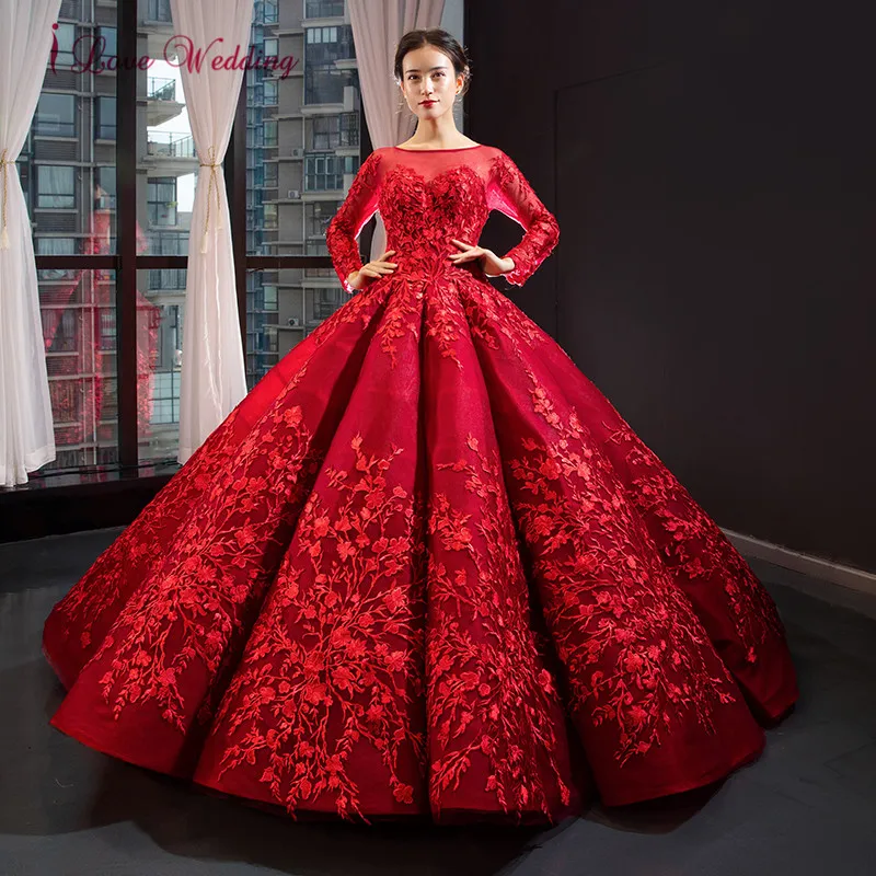 шикарное пышное красное платье. длинные пышные красные платья. роскошные платья. красное пышное платье в пол. длинные пышные красные платья.