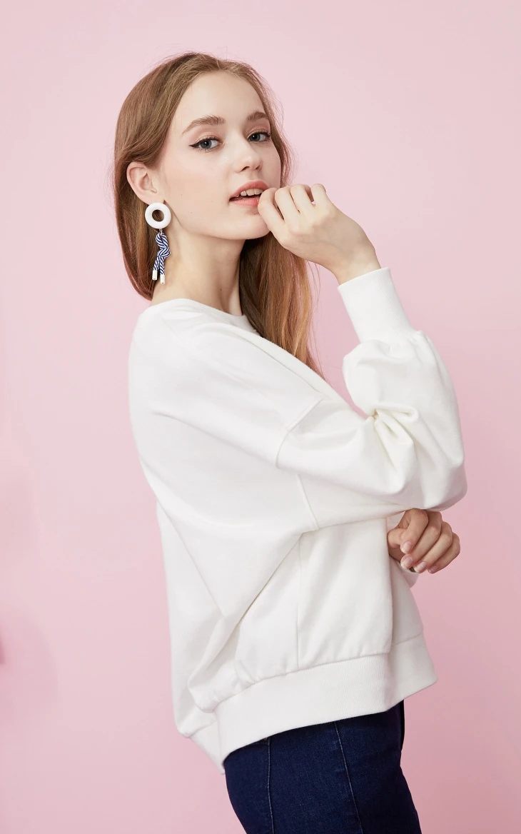 Vero Moda Женская Толстовка свободного кроя с вышитыми нашивками с заниженным плечом | 319333521