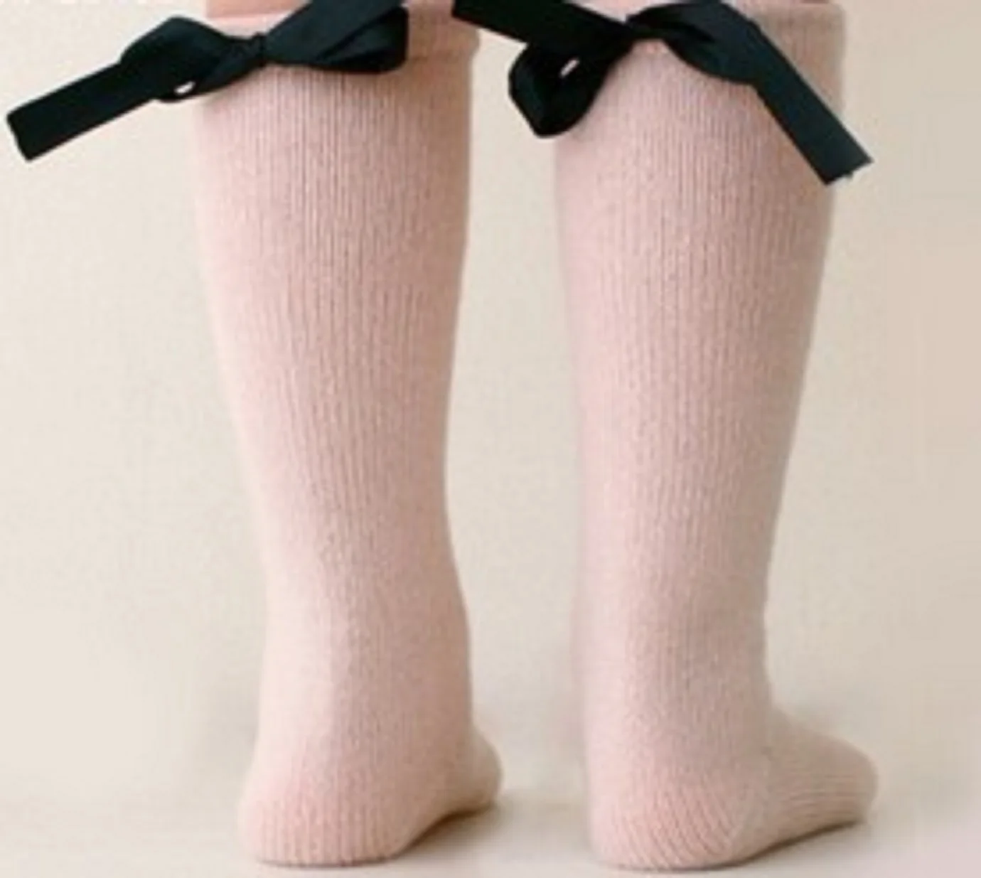 Гольфы в испанском стиле для маленьких девочек носки средней длины с бантом и жемчугом хлопковые Школьные носки для малышей от 0 до 7 лет - Цвет: Розовый