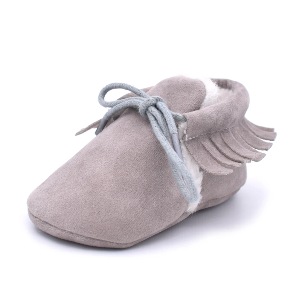 Plus light grey REAKIDS/Обувь для маленьких мальчиков; обувь для малышей на мягкой нескользящей подошве с бахромой; обувь для малышей из искусственной замши; обувь для новорожденных - Цвет: Plus light grey