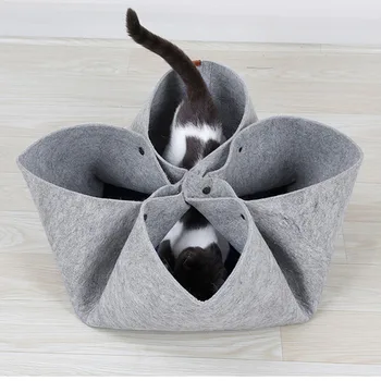 

Petal Shape Cat Litter Foldable Cats Play Mat 5mm Soft Felt Cloth with Rustling Paper Feather Ball PAK55