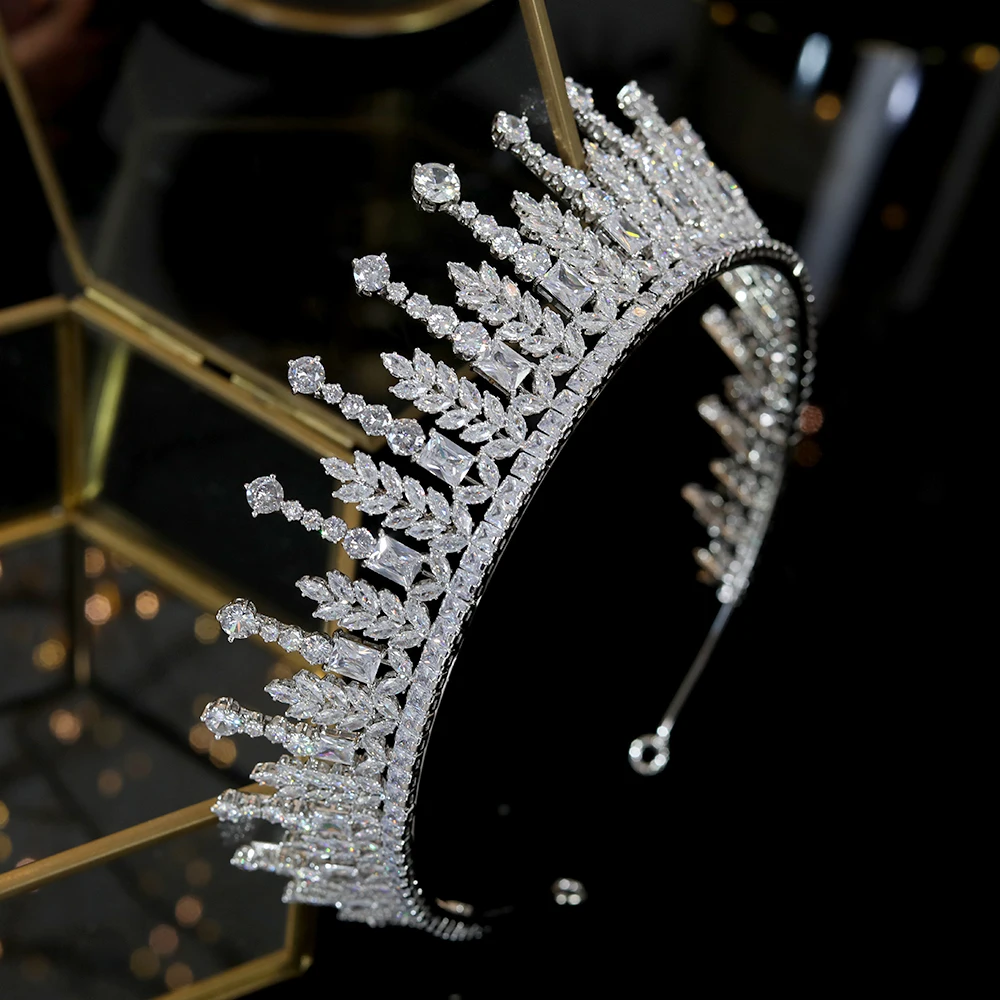 Luxury wedding hair accessories lengthen the bride's crown cubic zirconia headdress accessories women's jewelry does not fade