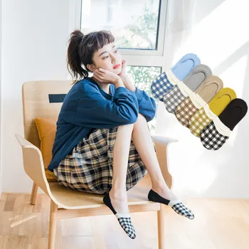 

new female ship socks Japanese fashion small grid invisible non-slip socks cotton socks female han edition fashion