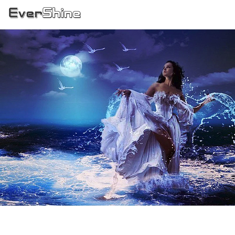 богиня воды. мечта царей и ласковей морей. океан любви. она мечта царей и ласковей морей.