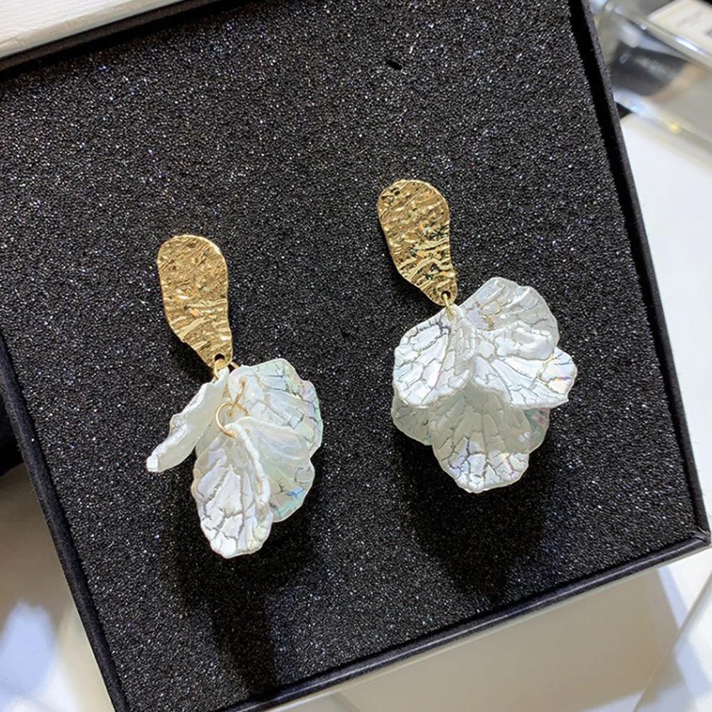 

Korean White Shell Flower Petal Drop Earrings For Women 2019 New Statement pendientes Trendy Fashion Jewelry