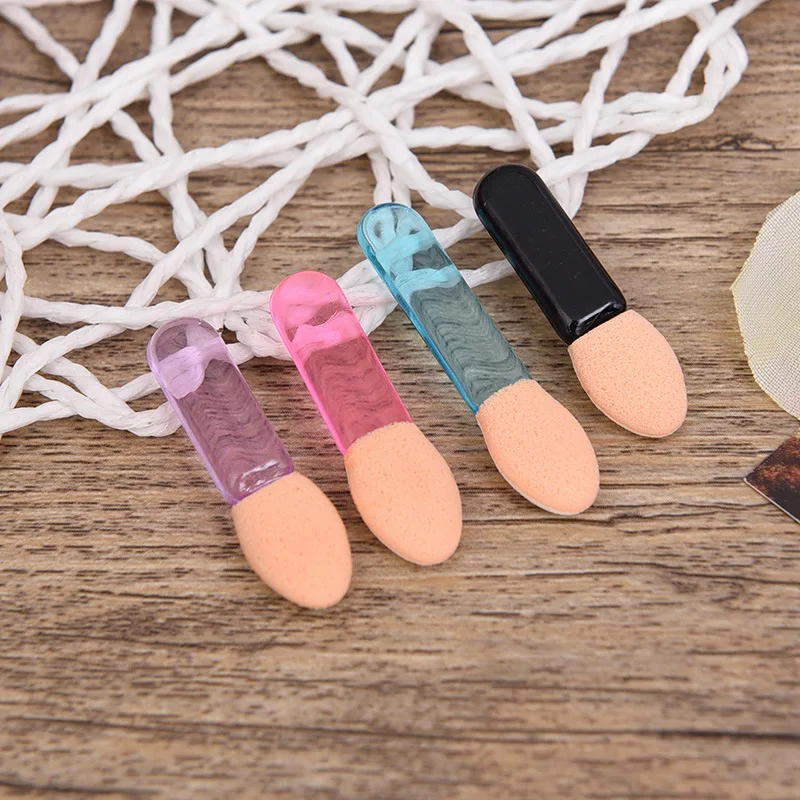 Manufacturers Direct Selling Multi-Stylish Portable Mini Single-head Sponge Stick Single-head Eyeshadow Beauty Wholesale 4 Cm