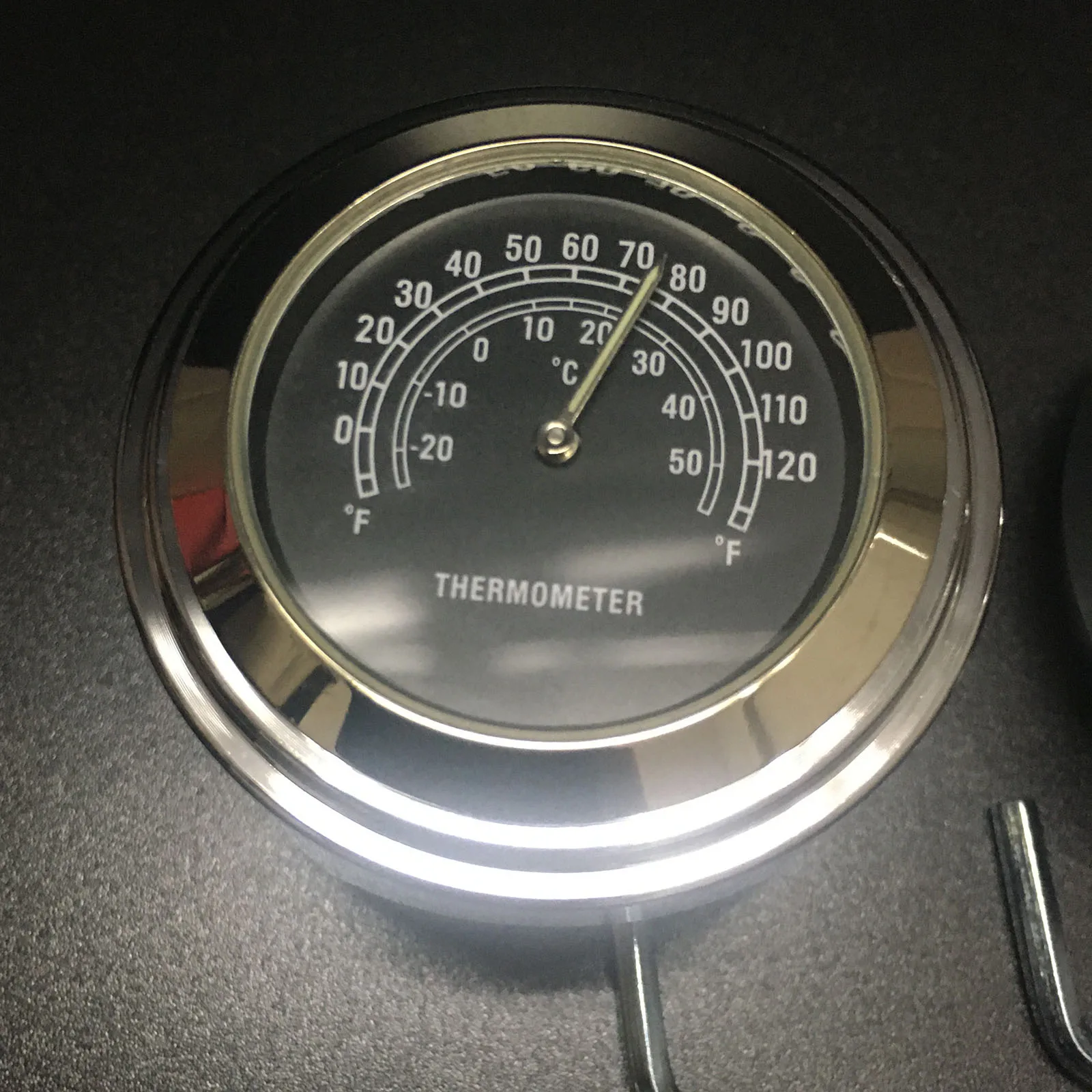 https://ae01.alicdn.com/kf/H799be2e1414545c8a0d0169870c5ef2cW/7-8-or-1-Motorcycle-Handlebar-Clock-Or-Thermometer-Fit-For-Harley-Honda-Yamaha.jpg