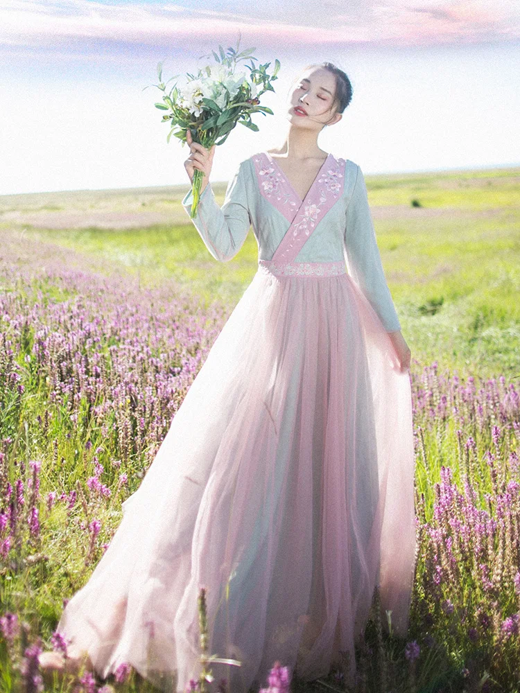

IRINAMM06 Fall 2019 vintage embroidered v neck tulle overlay long dress women