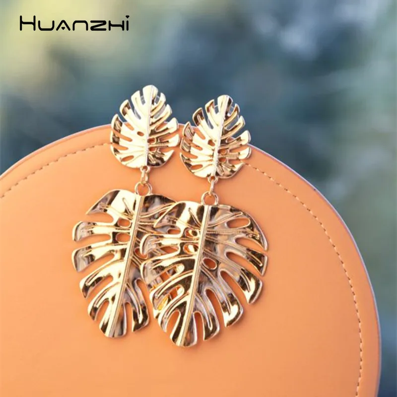 

HUANZHI 2019 New Exaggeration Geometric Metal Leaf Personality Design Long Drop Earrings For Women Girls Party Travel Jewelry