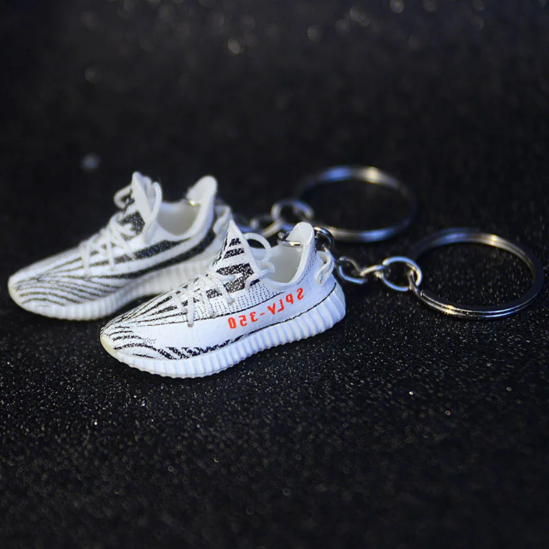 3D Mini Yeezye Sneaker Keychain Shoes Model Backpack Pendant For Boyfriend Birthday Party Present High Quality Shoes Keyring Hot 3D Mini Yeezye Sneaker Keychain Shoes Model Backpack Pendant For Boyfriend Birthday Party Present High Quality Shoes Keyring Hot