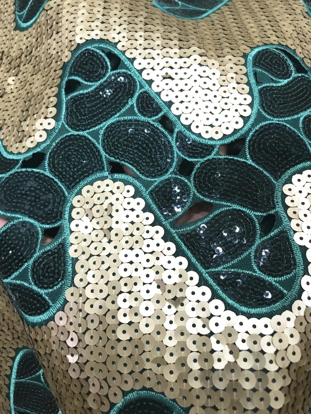 2020-Latest-African-organza-Lace-Fabric-High-quality-french-sequins-Nigerian-organza-Lace-with-gold-sequins.jpg_640x640