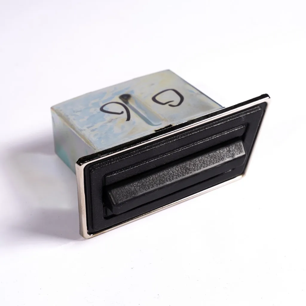 Пепельница ваз 2101. Пепельница ваз 2103. Пепельница нива 2101. Пепельница ваз 2103. Пепельница ваз 2106 передняя.