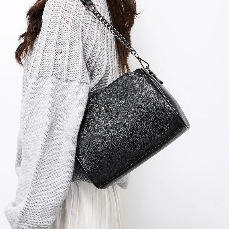 

Hot Selling WOMEN'S Leather Bags Embossed Leather Full-grain Leather Metal Chain Cross-body WOMEN'S Bag Square Sling Bag 1308