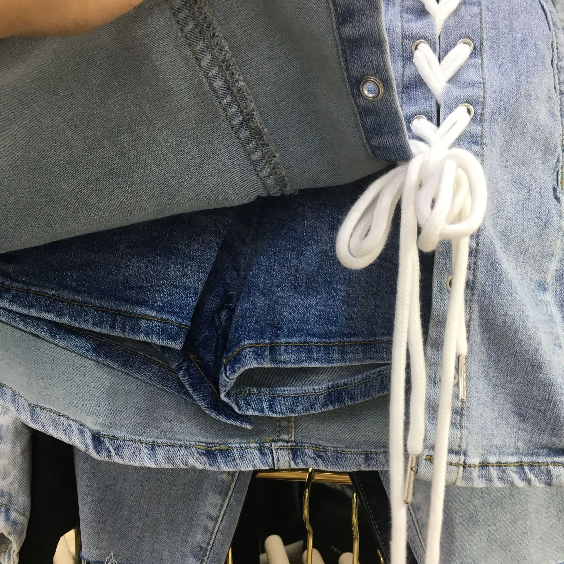 Rok Balutan Criss cross Pinggang Tinggi 