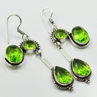 安い Peridots 、シルバーオーバーレイ銅イヤリング、 65 ミリメートル、 E2108