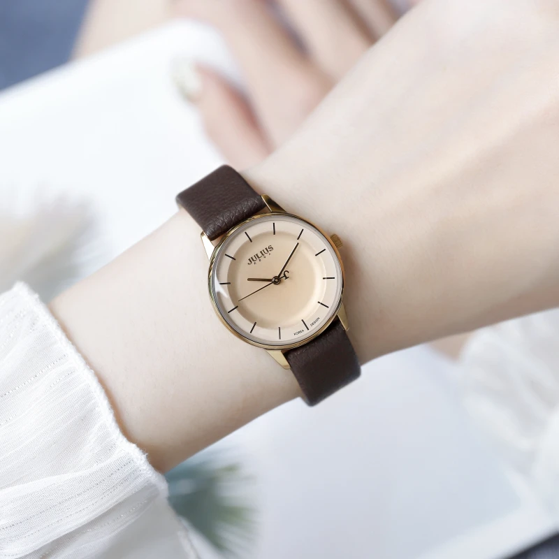 

Women New Simple Fashion Casual Popular Daily Quartz Round Watch Pretty Girl Love Good Gift Beautiful Leather Strap Girl's Clock