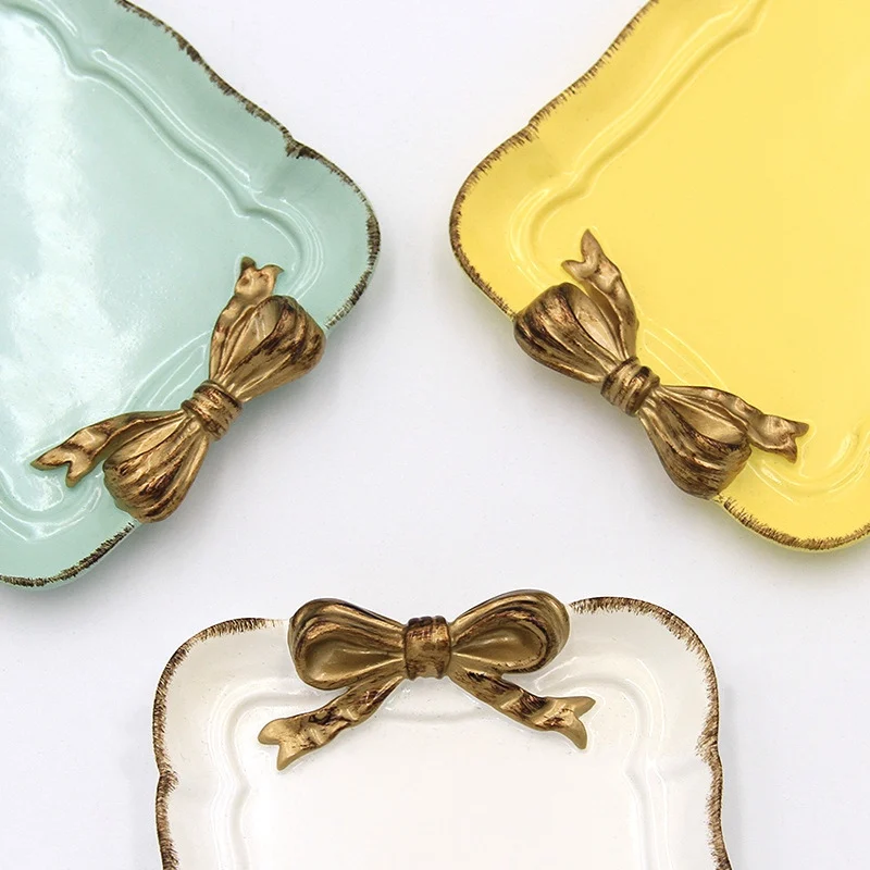 Creative Resin Plate Lovely Retro Gold Plated Bow-knot Pattern Dessert Fruit Cake Plates Storage Trays Home Decoration