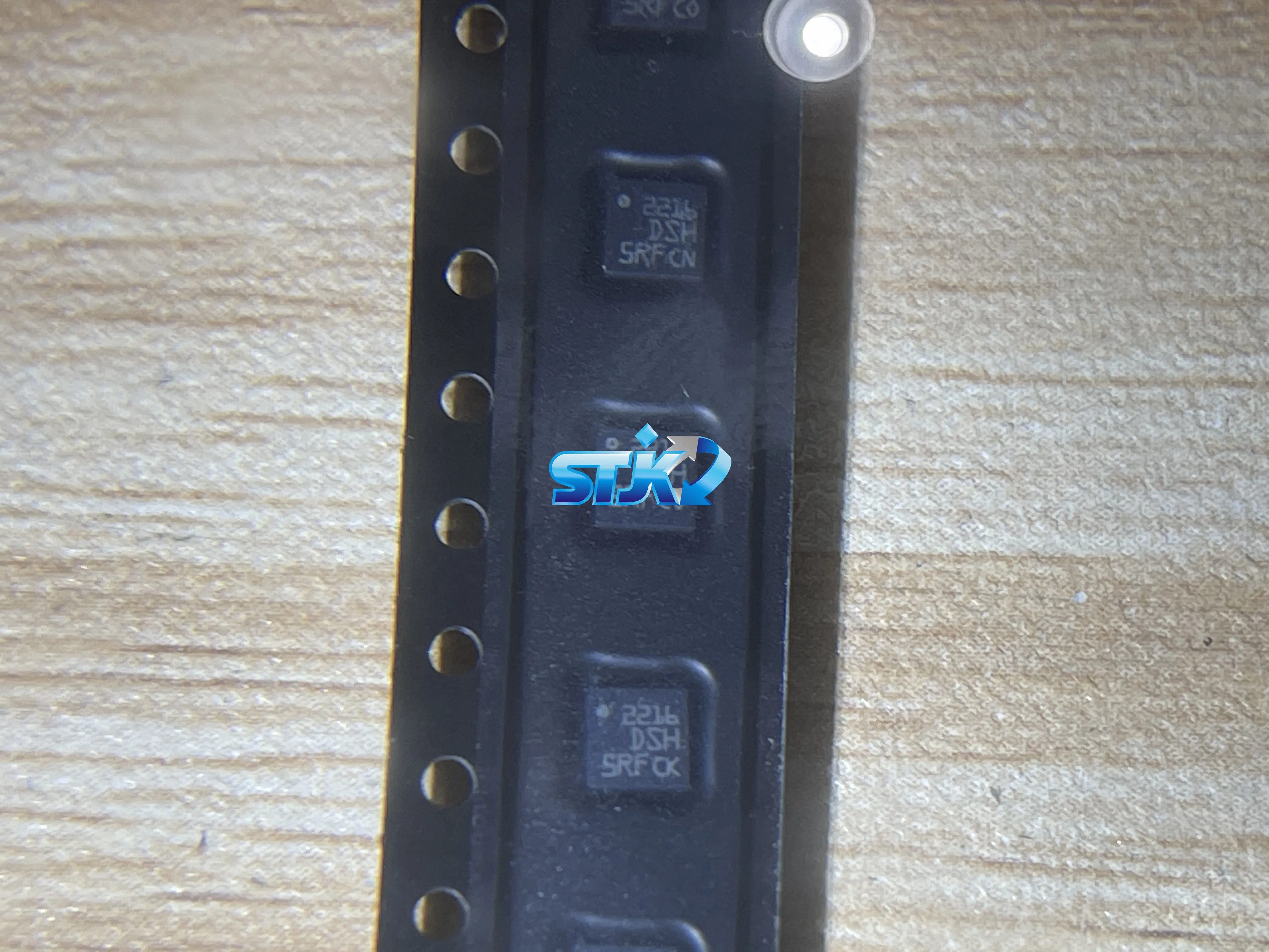 

LI3SDHTR LGA 2021 Новый и оригинальный 1 шт.