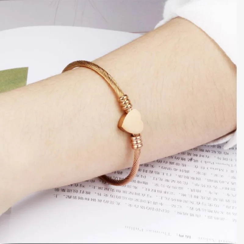 

Элегантный изготовленный на заказ семейных фотографий со словом рисунком именем буквами провод браслет в виде сердца из нержавеющей стали ...