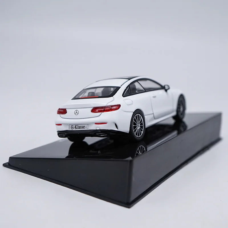 1:43 E300 E-KASE Coupe модель сплава автомобиля статические высокой моделирования металлические модельные автомобили с оригинальной коробкой