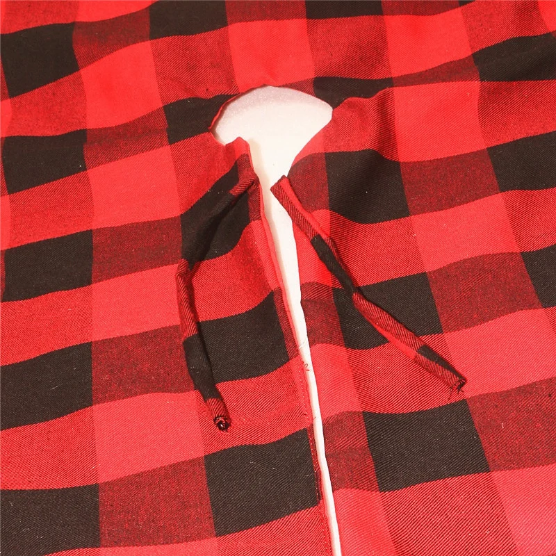 

Red And Black Plaid Design Xmas Tree Decorative Apron Mat Christmas Tree Skirt With White Pom Poms Holiday Home Decor Supplies