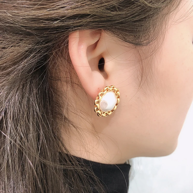 

Amorita boutique Round pearl design fashion drop earrings