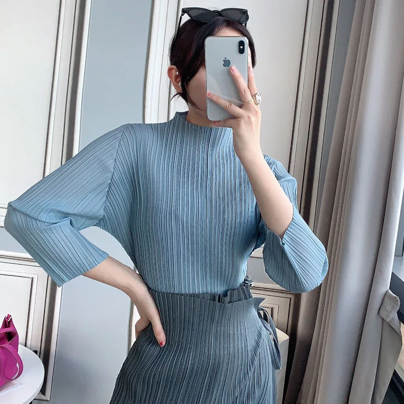 

Pleated Top Women's Three Quarter Sleeve Stand Collar Autumn New Loose Imported Machine Pleated T-shirt Women's Wear