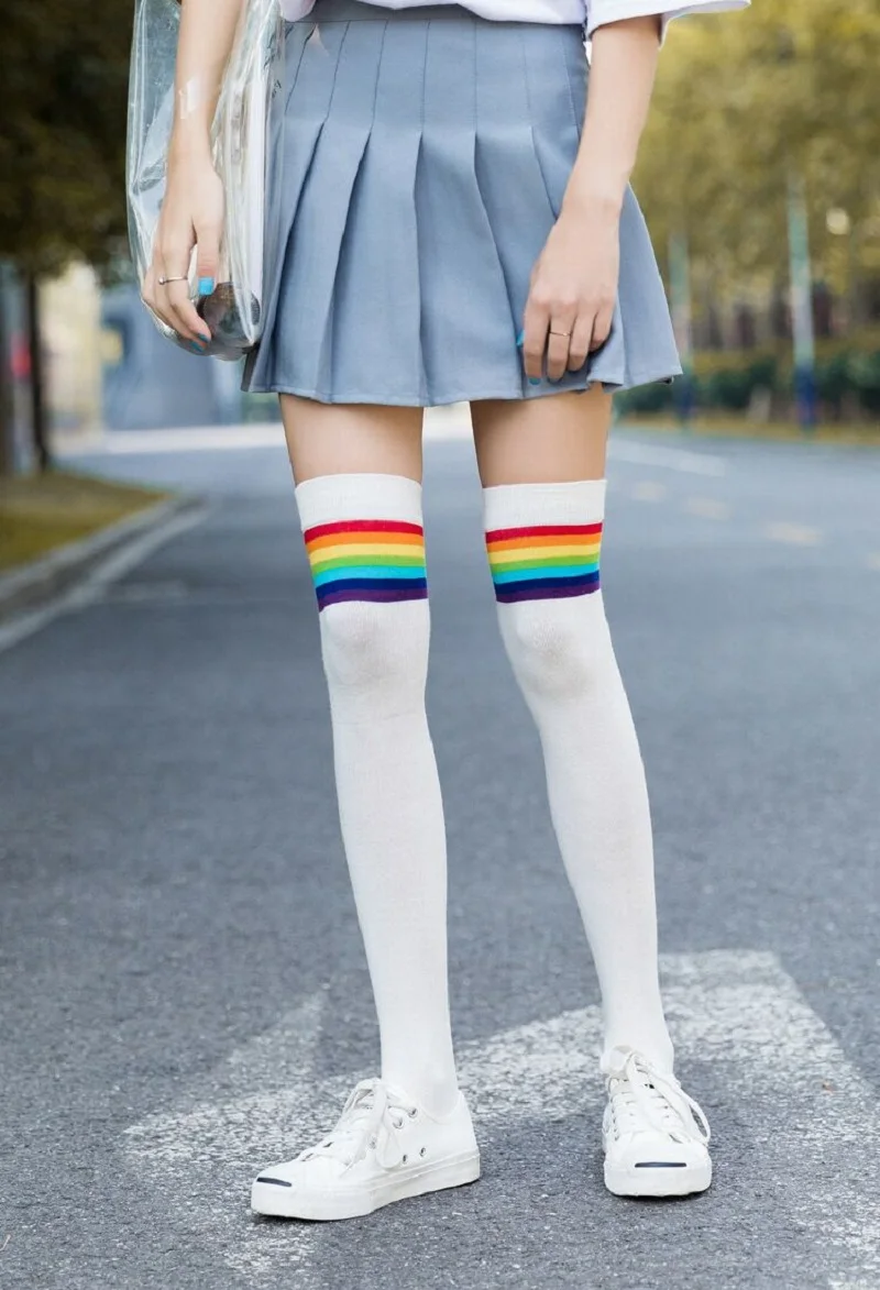 Радужные гольфы, зимние радужные полосатые уличные женские носки, модные трендовые женские носки