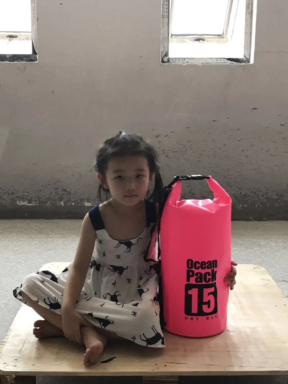 

Outdoor Waterproof Drifting Bucket Beach Swimming Bag Waterproof Bucket Bag PVC Shoulder Waterproof Bucket Bag