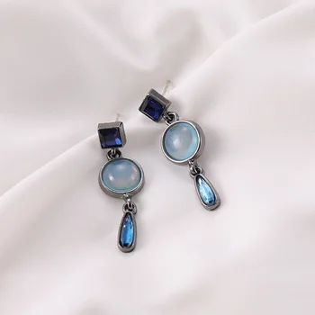 

Korea's Trendy Crystal Light Luxury Earrings Female Face Thin And Fresh Simple Female Long Section Water Droplets Small Earrings