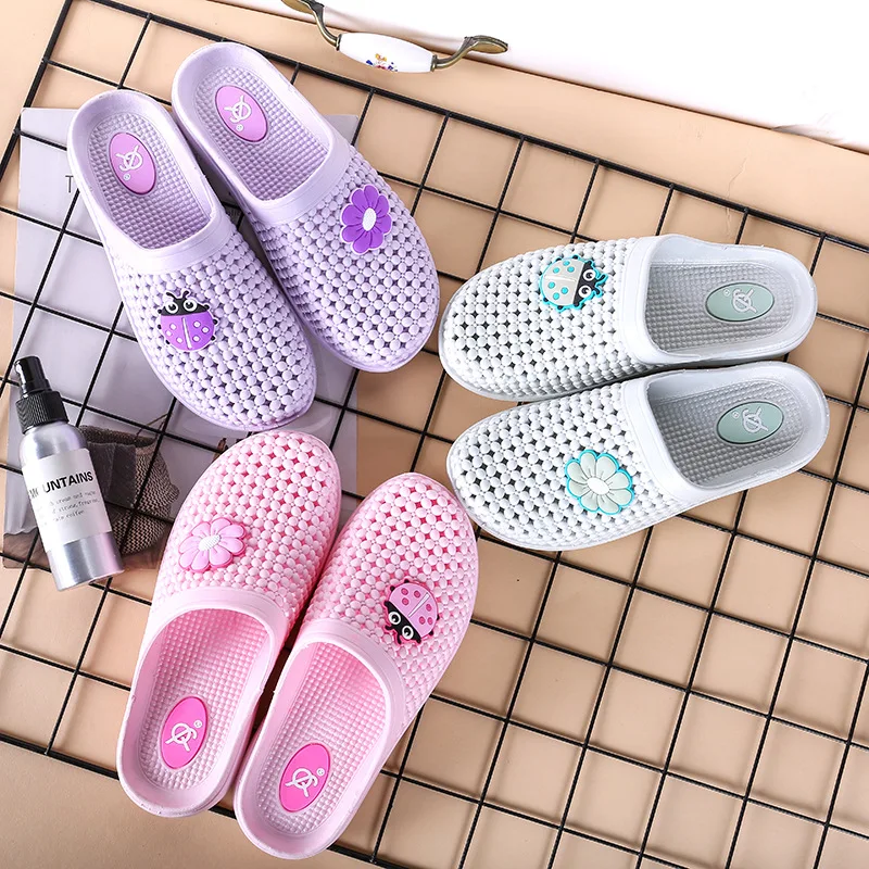 

2020 Summer Plastic Hollow out Ladybug Closed-toe Slippers Women's PVC Bathroom Anti-slip Slippers