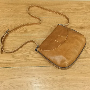 

New semi-circular retro first layer leather saddle bag leather simple casual wild messenger bag leather female bag