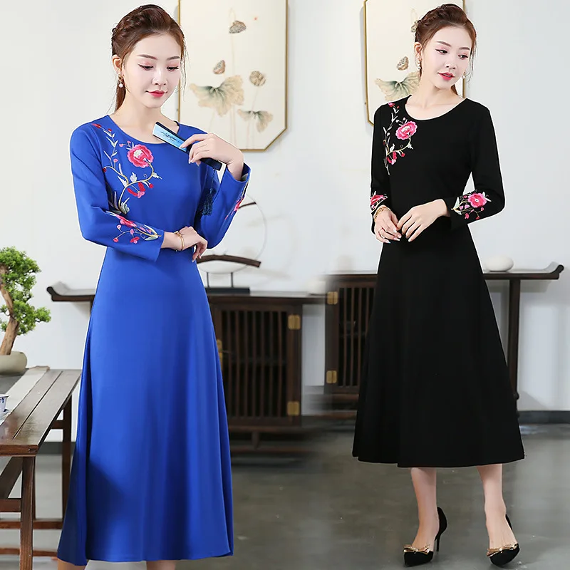 

2019 Autumn And Winter New Style Embroidery Waist Hugging Big Hemline Slimming Dress