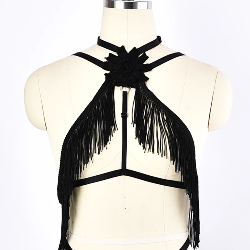 Черный бюстгальтер с кисточками на бретелях