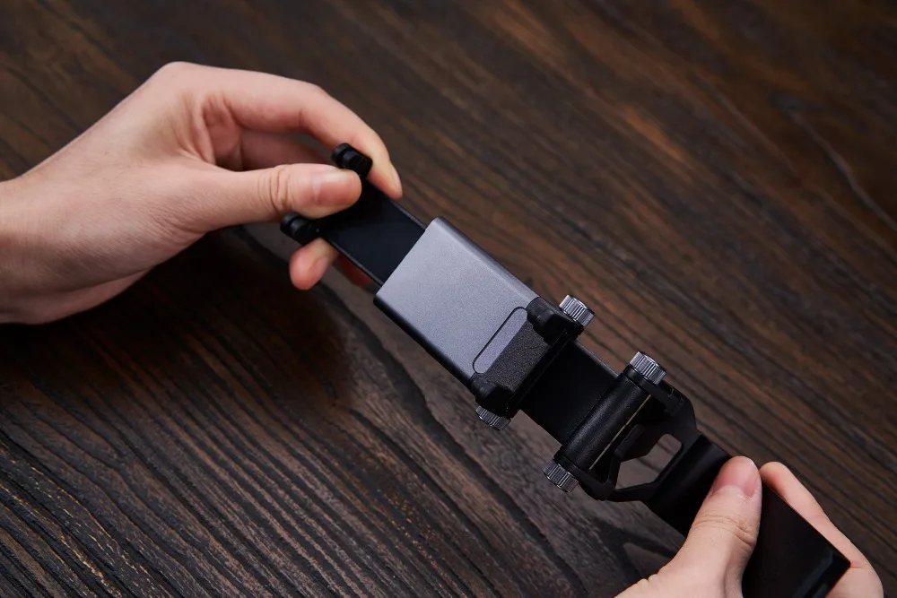Mobile gaming clips for Xbox controllers (4)