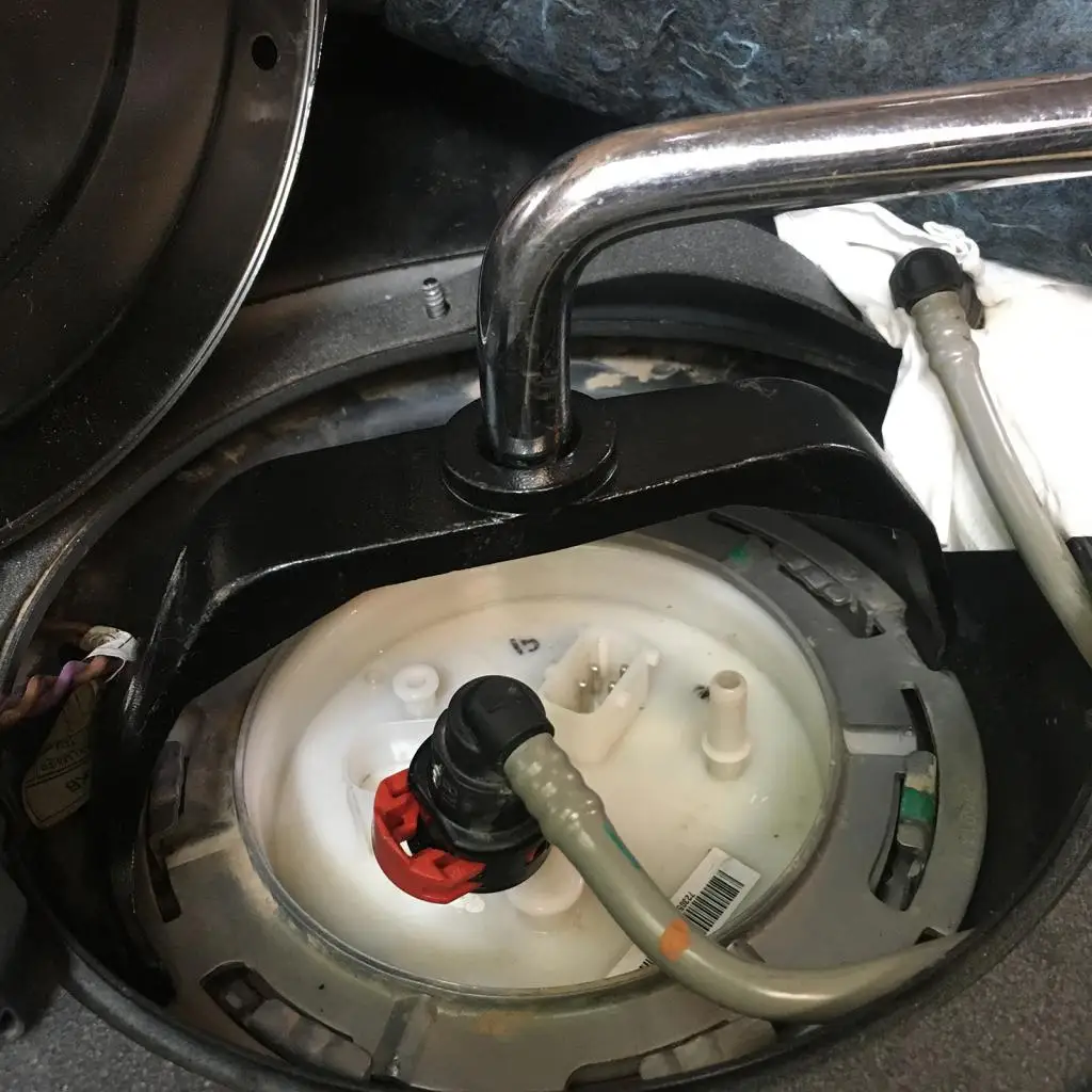 Outil de retrait de pompe à carburant universel Outil de verrouillage de  pompe à carburant réglable Kit de réparation de réservoir de carburant  135mm-185mm Clé à anneau de verrouillage