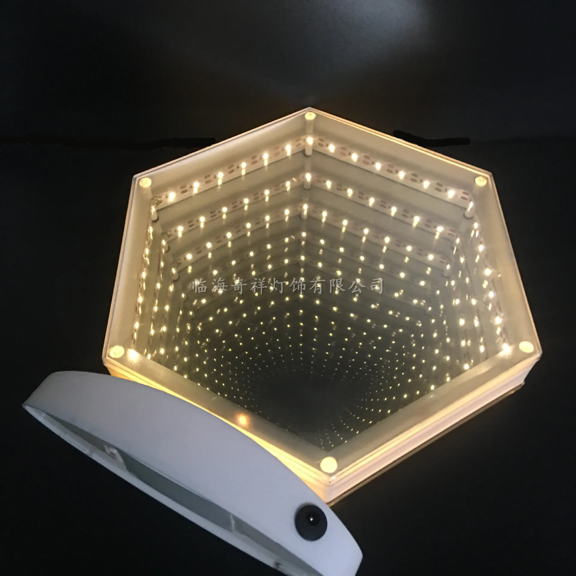 

3D Hexagonal Battery USB Dual-Use Double-sided Mirror Tunnel Light Belt Base Time Dreamy Romantic Background Small Night Lamp