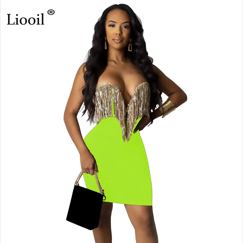 Liooil сексуальное облегающее мини-платье с пайетками и кисточками черные облегающие платья с открытыми плечами и v-образным вырезом женские вечерние платья для ночного клуба - Цвет: Зеленый