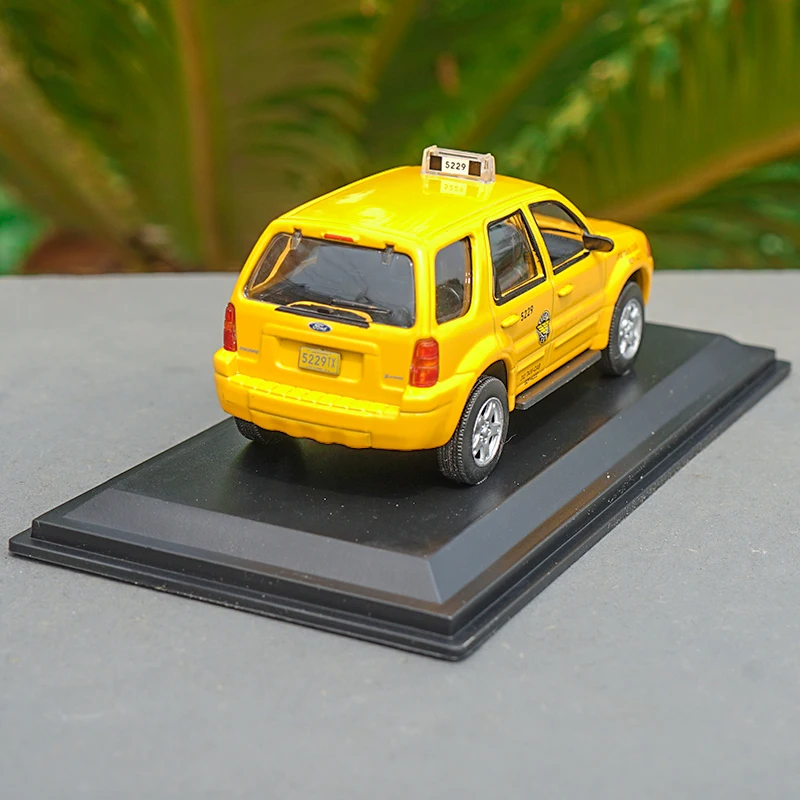 1:43 высокоford ESCAPE HYBRID CHICAGO 2005 такси модель автомобиля из сплава статическая