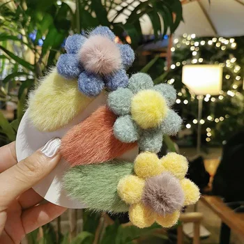 

2020 1Pcs New Korean Headwear Winter Plush Solid Color Faux Fur flowers Hairpin Hair Clips ins net red girl Hair Barrettes