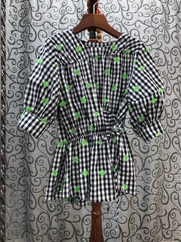 

2020 Spring and Summer New Women's round Neck Five-Pointed Star Color Matching Plaid Decorative Waist Hugging All-match Top 609